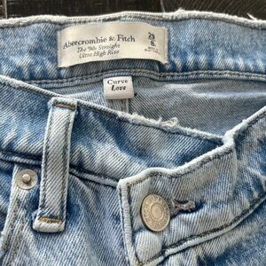 Abercrombie & Fitch Curve Love Light Blue High-Rise Jeans